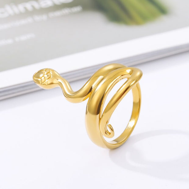 Serpentine ring