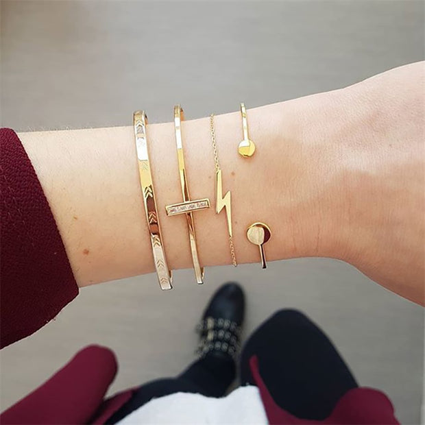 Women's alloy bracelet set