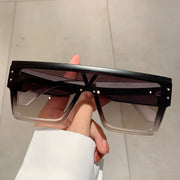 Street Shot Slimming Retro M Nail Sunglasses