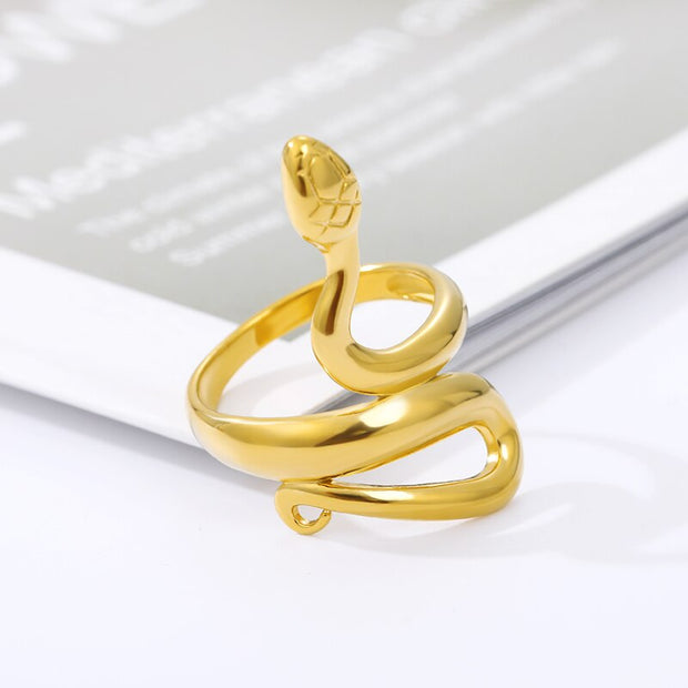 Serpentine ring